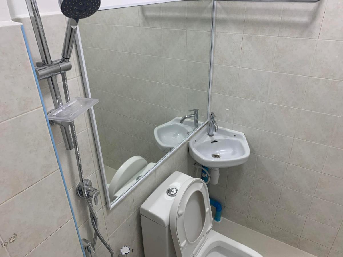 Ontrack Travel Apartment Male Bagian luar foto