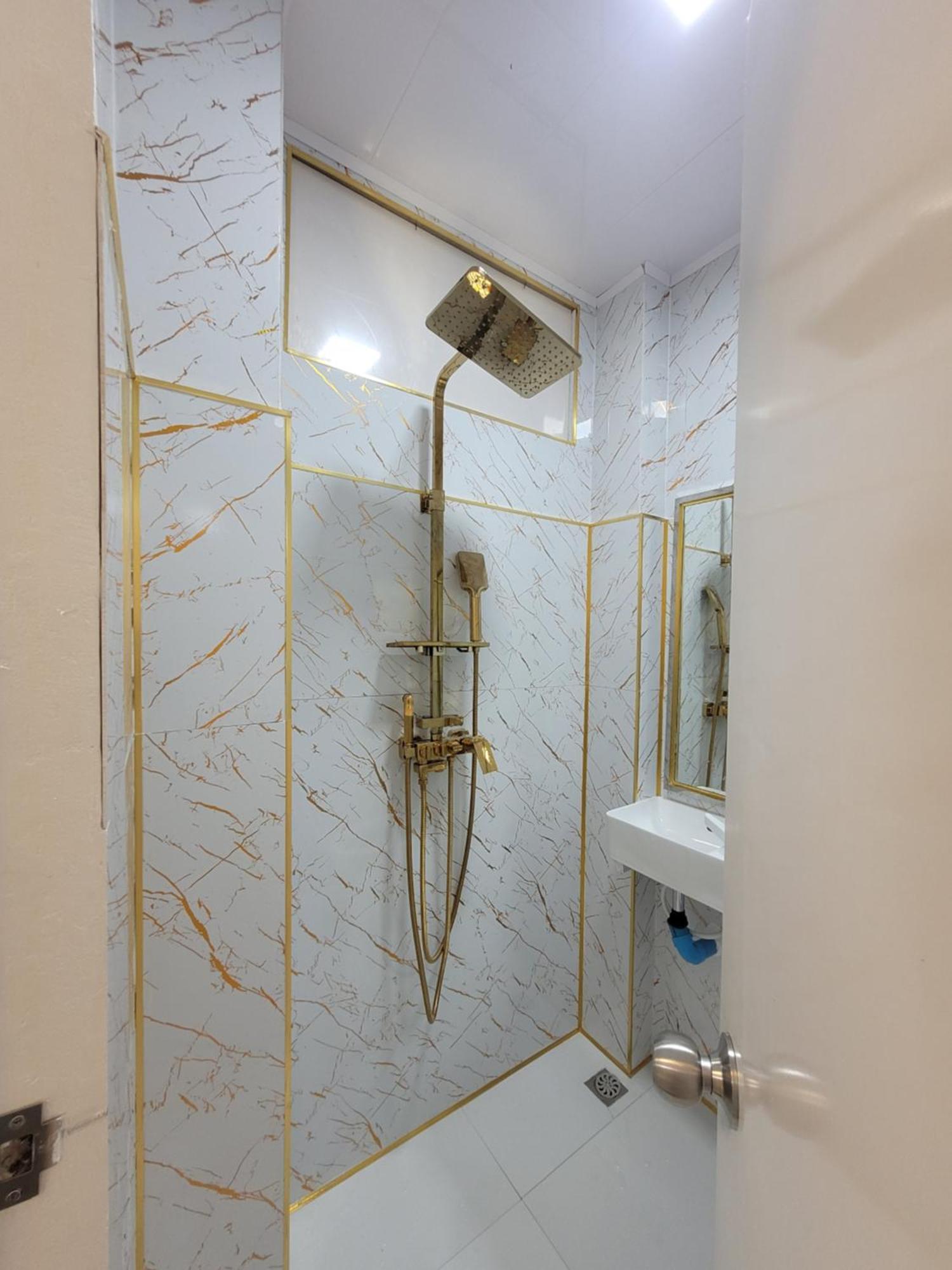 Ontrack Travel Apartment Male Bagian luar foto